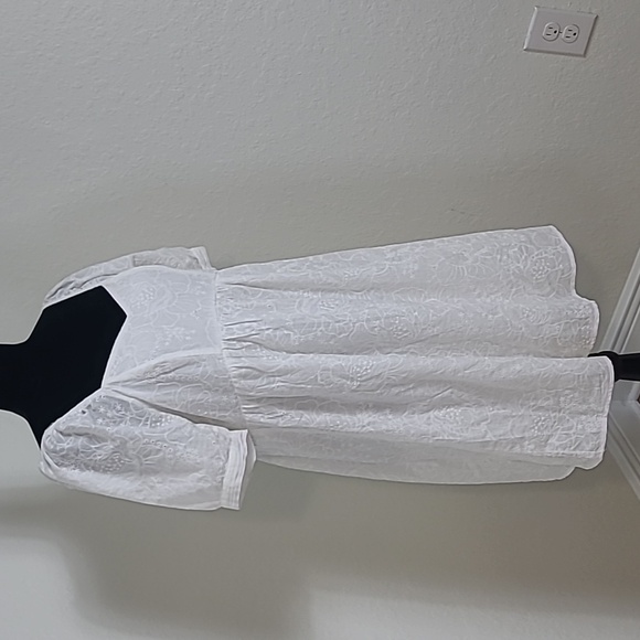 ANDREE BY UNIT Dresses & Skirts - ANDREE BY UNIT White Mini Dress Baby Doll Eyleet Mini Dress Size Large